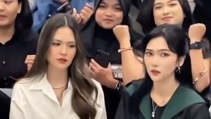 Viral! Ekspresi Bengong Raisa Saat Diajak Joget Velocity, Netizen Heboh