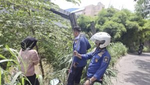 Drama di Balik Ponsel: Wanita Minta Tolong Damkar Cari HP yang Dibuang Saat Bertengkar dengan Pacar