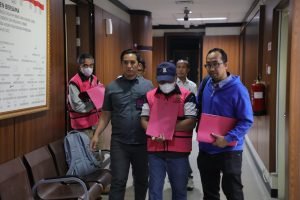 Tiga Tersangka Baru Terjerat! Kasus Suap dan Gratifikasi 03:43 Kian Dalam