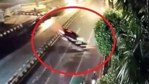 Viral BMW Terjun Bebas dari Jalan Tol Belum Tersambung di Gresik, Warganet Geger