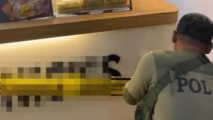 Stan Es Krim Beralkohol Disegel Satpol PP Surabaya, Warga Heboh