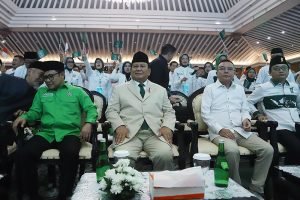 Salam yang Terlewat? Fakta di Balik Momen Prabowo ‘Cuekin’ Kiai