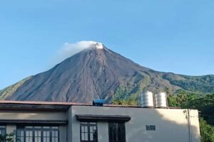 9 Gempa Hembusan Gunung Karangetang Warga Diminta Tak Mendaki