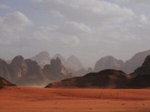 Misi ke Mars: Menjelajahi Batas Kemungkinan dan Mencari Jejak Kehidupan