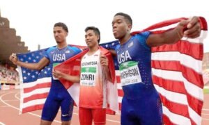 Tentu, mari kita susun artikel informatif tentang berita bisnis yang viral.